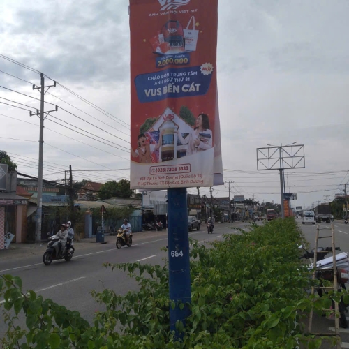 TREO PHƯỚN DỌC QUẢNG CÁO VUS