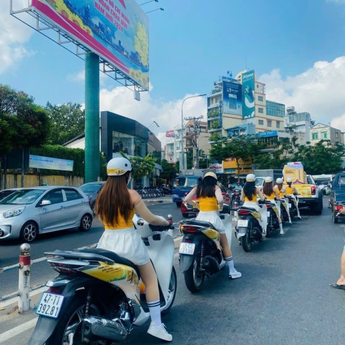 CHẠY ROADSHOW XE MÁY